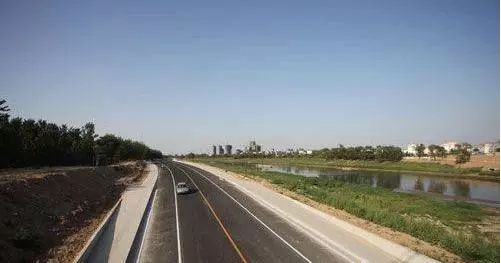 莘县公路建设最新动态与路上的奇遇温情